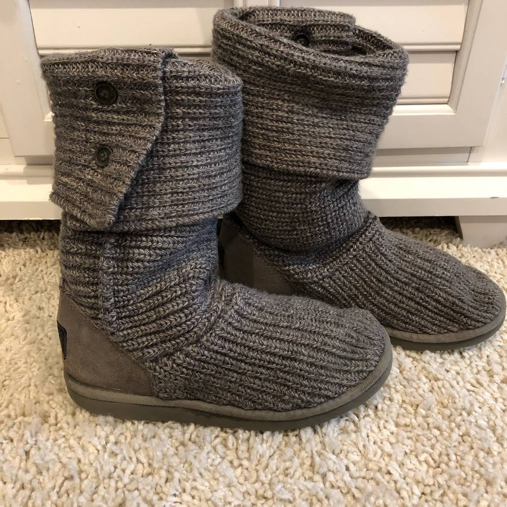 Women's UGG Classic Cardy Sweater Boot Size 8